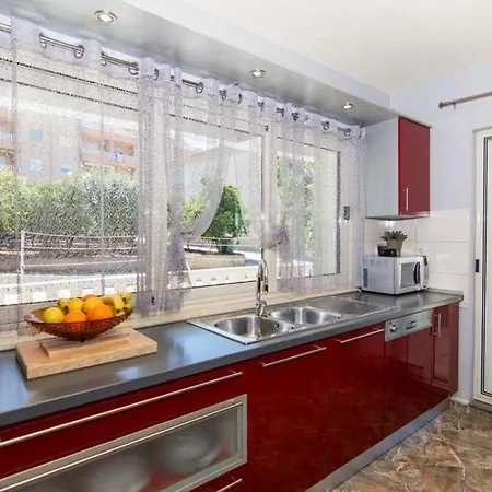 In Okrug Gornji With Terrace, Air Conditioning, Wifi, Washing Machine 5157-1 *