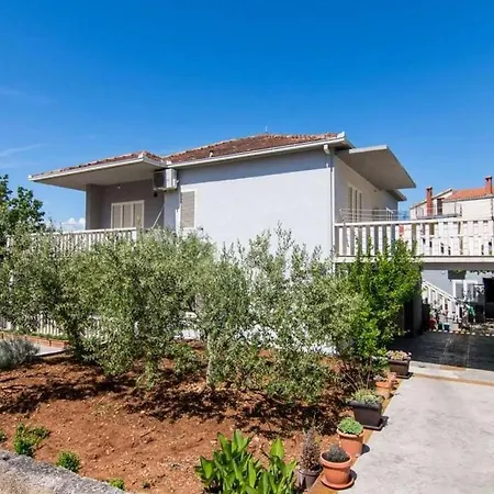 In Okrug Gornji With Terrace, Air Conditioning, Wifi, Washing Machine 5157-1