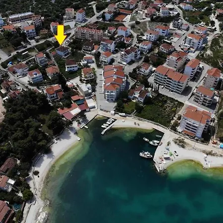 شقة In Okrug Gornji With Terrace, Air Conditioning, Wifi, Washing Machine 5157-1 *