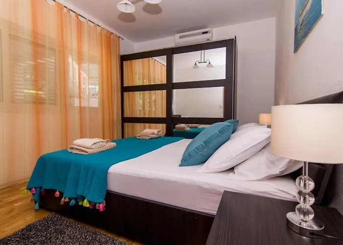 Appartement In Okrug Gornji With Terrace, Air Conditioning, Wifi, Washing Machine 5157-1 *