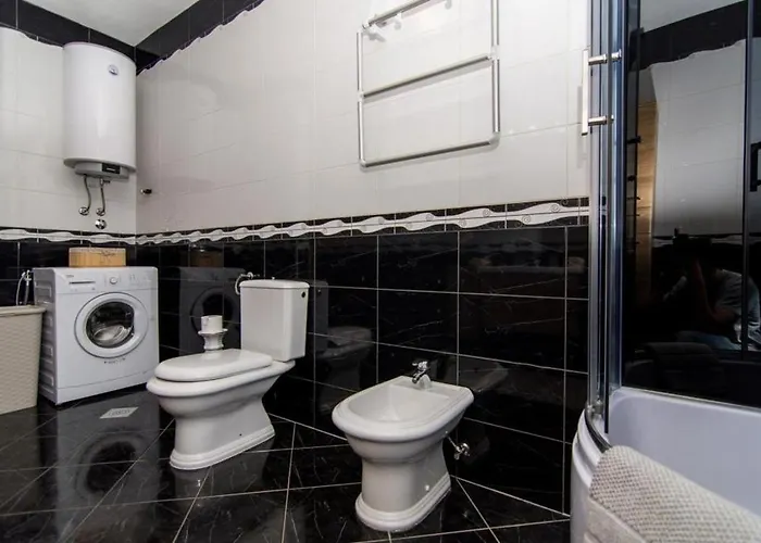 In Okrug Gornji With Terrace, Air Conditioning, Wifi, Washing Machine 5157-1