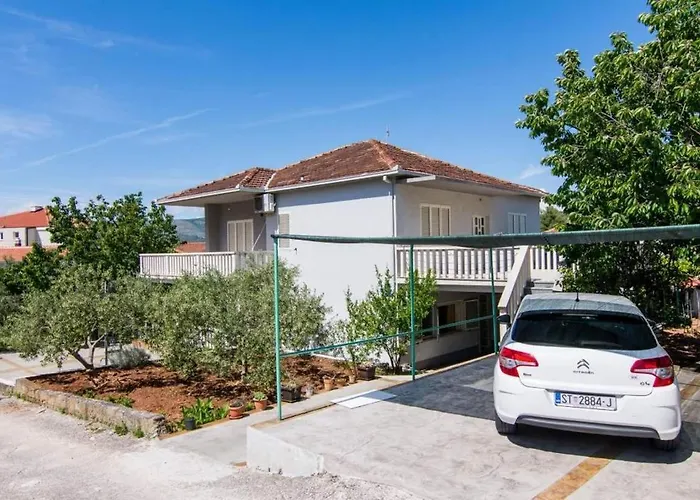 Appartement In Okrug Gornji With Terrace, Air Conditioning, Wifi, Washing Machine 5157-1 *