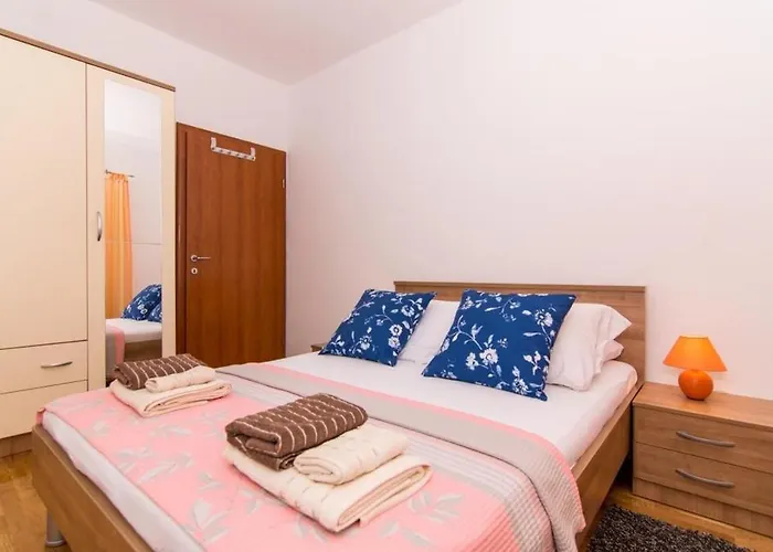 Appartement In Okrug Gornji With Terrace, Air Conditioning, Wifi, Washing Machine 5157-1